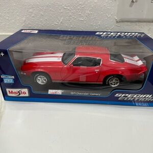 Maisto 1971 Chevrolet Camaro 1:18 scale diecast model